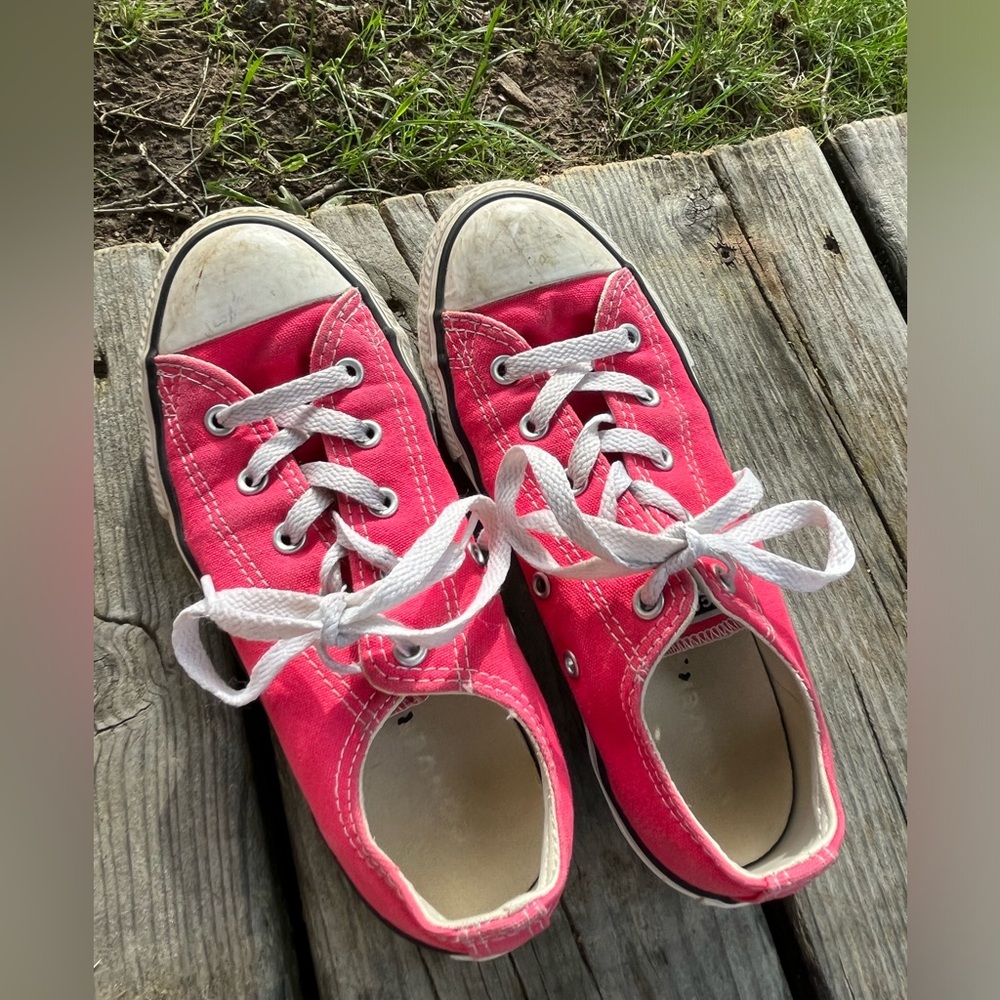 Converse Chuck Taylor All⭐️Star Low Sneakers, Girls sz 3, coral pink